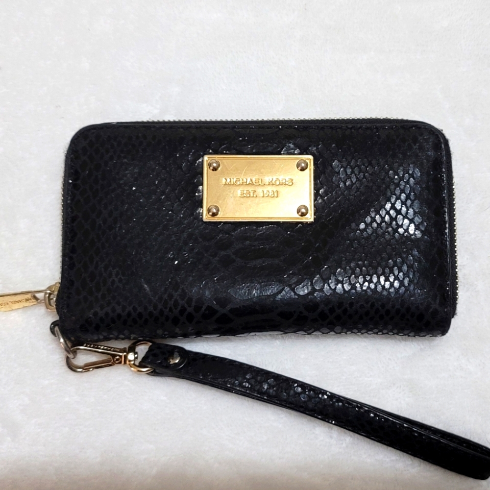 Michael Kors Black Snakeskin Zip-Around Wristlet Wallet with Gold Plate READ
